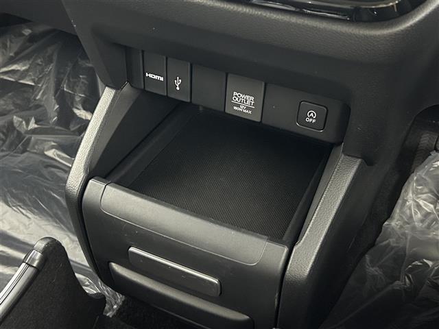 【運転席操作部】『運転席周辺の装備』の画像になります。快適なドライブを楽しむための機能が装備されています！運転席から触れるので使いやすいです！