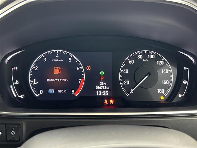 【スピードメーター】『スピードメーター』の画像になります。メーターがシンプルで見やすく運転しやすいですね！