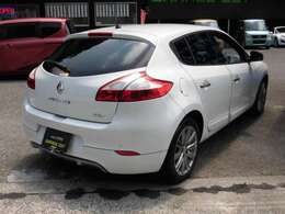 北は北海道、南は沖縄まで毎日たくさんのご成約を頂いております＾＾弊社は輸入車も禁煙車両で走行距離が少ない物を厳選して仕入れております！全国の皆様に愛される中古車店を目指しております！