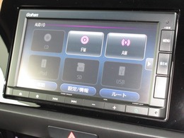 ナビゲーションはギャザズメモリーナビ（VXM-205Ci）を装着しております。AM、FM、CD、Bluetoothがご使用いただけます。初めて訪れた場所でも安心ですね！