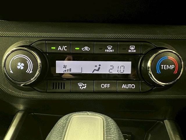 【オートエアコン】車内温度をセンサーが感知してご希望の車内温度になるよう、風量も自動で調整してくれます☆