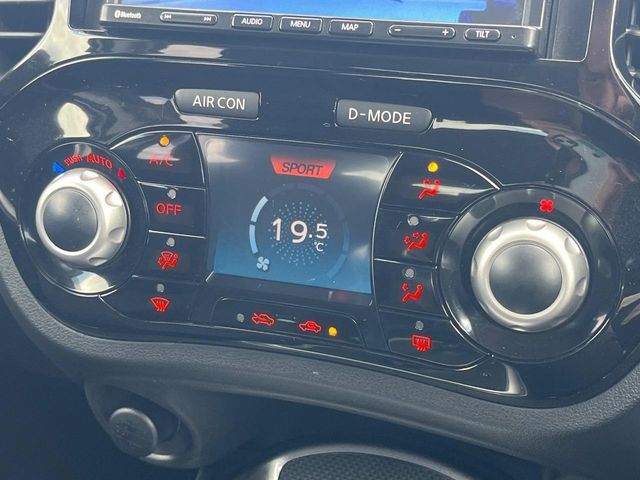 【オートエアコン】一度お好みの温度に設定すれば、車内の温度を検知し風量や温度を自動で調整。暑い…寒い…と何度もスイッチ操作をする必要はありません。快適な車内空間には必須の機能ですね♪