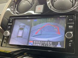 【アラウンドビューモニター】専用のカメラにより、上から見下ろしたような視点で360度クルマの周囲を確認することができます☆縦列駐車や幅寄せ時に活躍してくれます♪