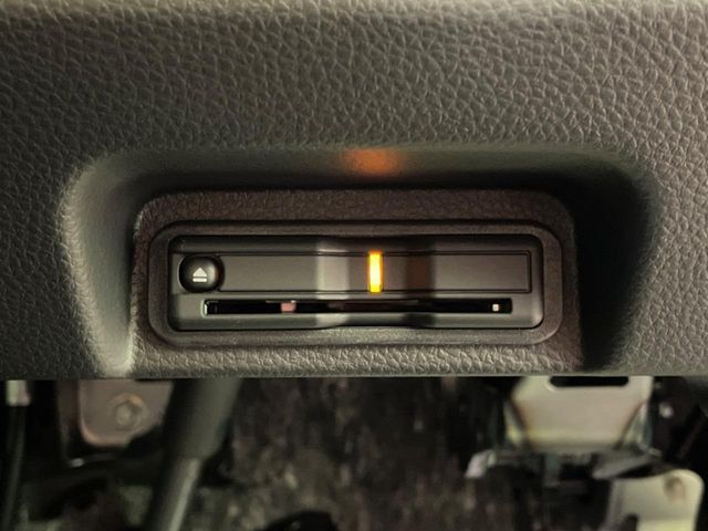 【ETC】高速道路の料金所をストレスなく通過！話題のスポットやサービスエリアに多い「スマートIC」利用時は必須のアイテムです。当店でセットアップを実施、ご納車当日からすぐにご利用いただけます！