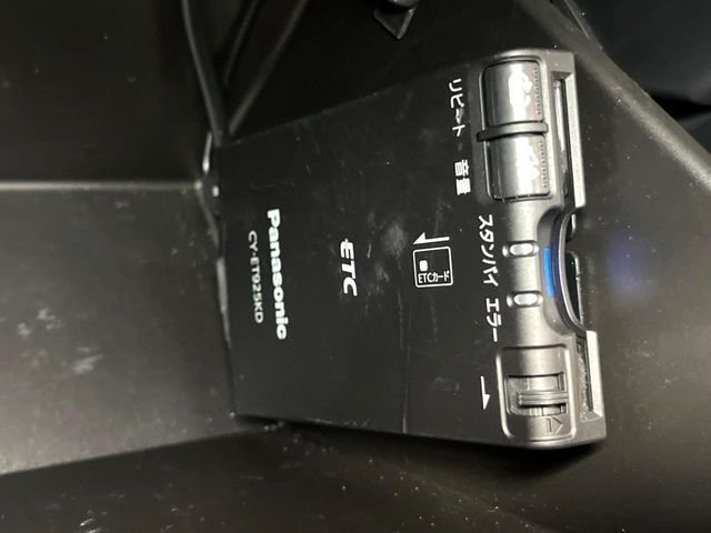 【ETC】高速道路の料金所をストレスなく通過！話題のスポットやサービスエリアに多い「スマートIC」利用時は必須のアイテムです。当店でセットアップを実施、ご納車当日からすぐにご利用いただけます！