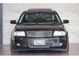 平成16年10月登録　アウディA6セダン　3.0クワトロ　お色はエボニーブラックパールエフェクトとなっております。