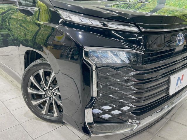 【LEDヘッドライト】悪天候や夜間走行時も良好な視界を確保し安心して運転できる高輝度LEDヘッドライトを装備！点灯速度が早く、消費電力も抑えられています。