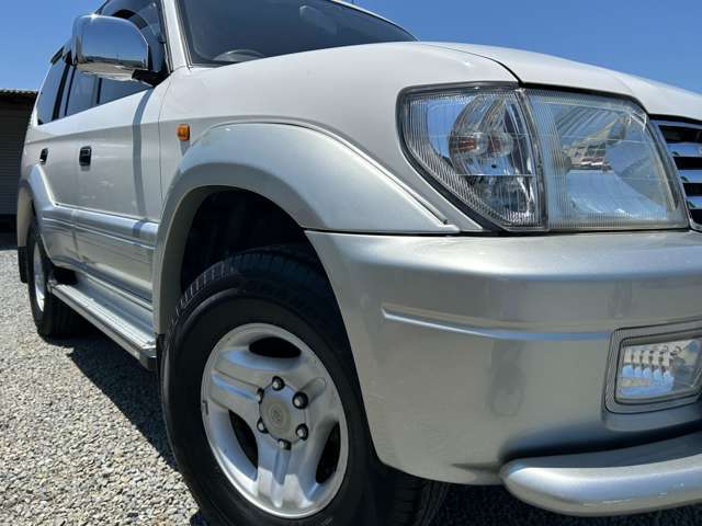 8人乗りです！！　お車の事で気になる事があれば「無料電話0078-6002-038547」までどうぞお気軽にご連絡下さい！