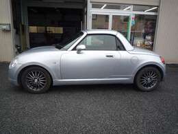 当社自慢のお車です。横にこの車のセールスポイントを、20枚写真と説明でアピールしてあります！まずはご覧になってください。いろんなところをチェックできますよ。