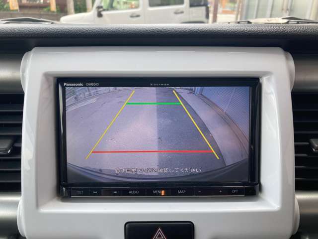 バックカメラ付きで駐車もらくちん♪