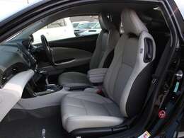 本革シート装備☆内装ももちろんクリーンナップ済みですので気持ちよくお使いいただければと思います！