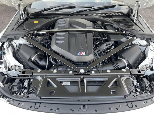 安心のBMW認定中古車は100項目の箇所を徹底的にチェック致します。機械的な箇所や電気系、コンピューターなどをご納車前に点検し、交換基準に達した部品は全て新品に修理返品した後にご納車致します。