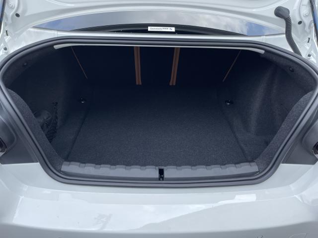 趣味が広がる収容スペース！これだけの広さがあればお買い物やレジャーなどにも最適です！使用感も少なくきれいな状態を維持しております