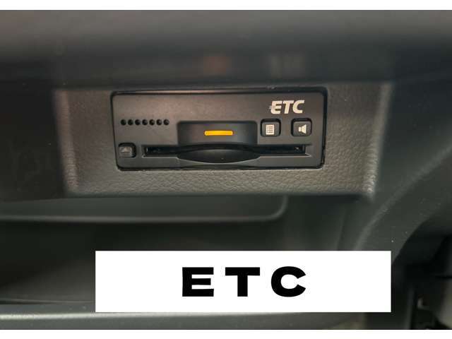 ETC車載器も装備しております。高速料金のお支払いもスムーズ☆一度使うと手放せませんよね。