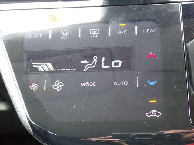 フルオートエアコンで車内はいつも快適です♪
