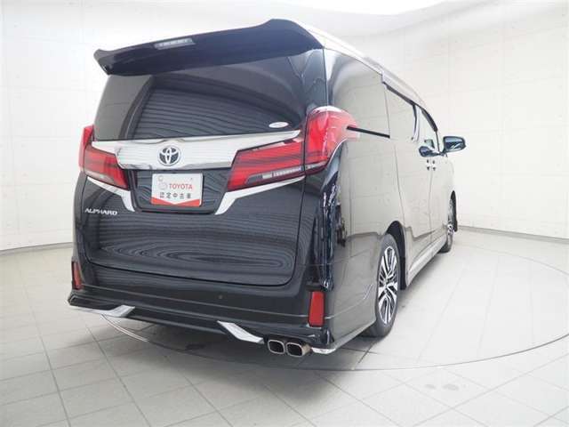 走りにこだわりながら収納力も持ち合わせたお車です。荷物を載せて軽快なドライブを楽しめますよ♪