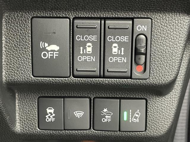 【運転席操作部】快適なドライブを楽しむための機能が装備されています！運転席から触れるので、使いやすいです！除菌プランいれていただくと、さらに清潔で安心していただけます！