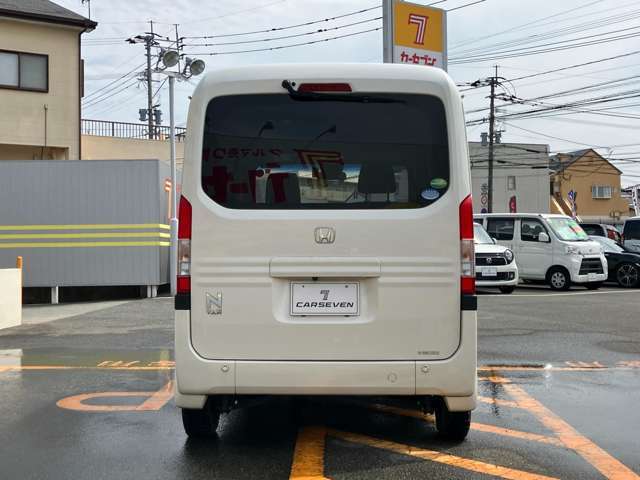 【横滑り防止装置】車輪の回転が止まったまま路面を滑ることを防ぎます！ドライバーが意図した方向に車を保ってくれるので安心ですね！