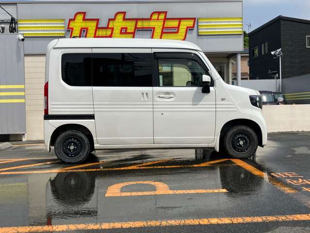 【KMGホールディングスとは】西日本で約80店舗を運営しています☆70年以上自動車を販売してきたノウハウでお客さまの車選びを大切にサポートさせていただきます☆是非質の高い接客を体験してみてくださいね☆