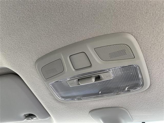 気になる車はすぐにお問い合わせください！画面右側の0066から始まる無料ダイヤルからお問い合わせ下さい！専門スタッフがお車のご質問にお答えいたします！