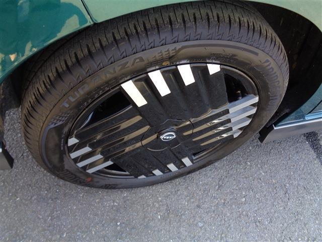 タイヤの山はバッチリこの通り！