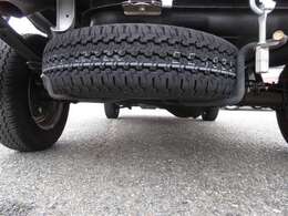 荷台下にはスペアタイヤを備えています！