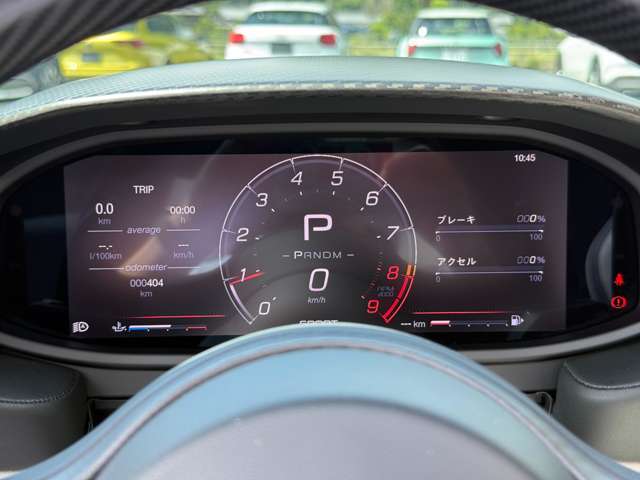 カーボン/アルカンタラステアアリング　サスペンションリフター　電動調整式ステアリングコラム　ヘッドレストトライデントステッチ　ブラインドスポットモニター　クルーズコントロール　ドライブレコーダー