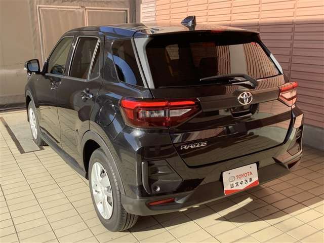 他にも画像がございますので、是非ご覧いただければと思います。より詳しくお車をご覧いただけます。