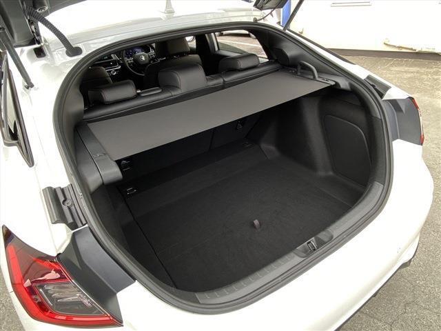 フルセグナビ・バックカメラ・BOSEサウンド・BTオーディオ・18AW・ハーフレザーシート・シートヒーター・LEDライト・フォグLED・レーダークルーズ・ETC・Cセンサー・ホンダセンシング・BSM