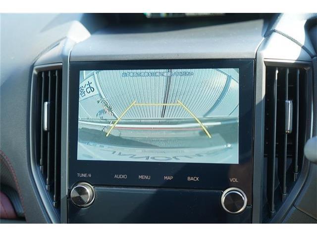 バックカメラ装備☆後退操作時に車輌の後方状況がモニターで確認できるガイドライン付き☆