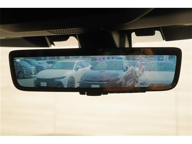 メーカーオプションのアイサイトセイフティプラス（視界拡張）のスマートリアビュー装備☆車両後方のカメラからリアルタイムで映像を映し出してくれます☆視界を遮られることなくクリアな視界を確保できます☆