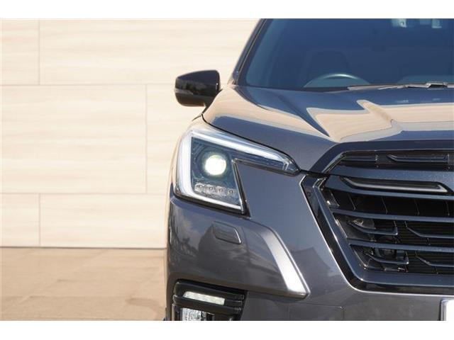 ステアリング連動LEDヘッドライト装備☆オートライト機能装備☆夜になったり、トンネルに入ったりなどセンサーが暗くなったことを感知するとライトが自動で点灯してくれます☆