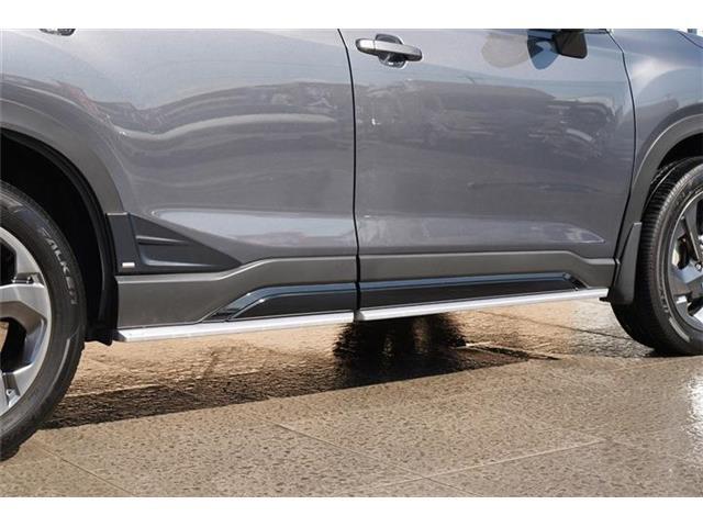 大人気ディーラーオプションSTI製サイドアンダースポイラー（シルバー）・エアロガーニッシュ（リアドア）装備☆空力性能を高めるとともに、洗礼されたスポーティーなデザインで存在感を一層引き上げます☆