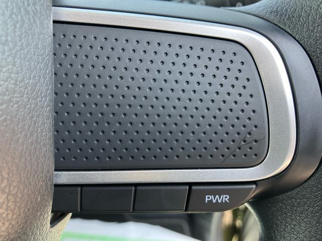 3.「認定中古車カルテ」は、走行距離や修復歴に加えてキズ・凹みの有無・状態や消耗品の交換、過去の整備状況がわかります。