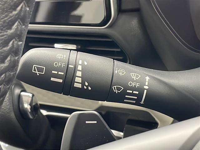 【運転席操作部】快適なドライブを楽しむための機能が装備されています！運転席から触れるので、使いやすいです！除菌プランいれていただくと、さらに清潔で安心していただけます！
