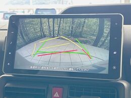 【バックカメラ】駐車時に後方がリアルタイム映像で確認できます。大型商業施設や立体駐車場での駐車時や、夜間のバック時に大活躍！運転スキルに関わらず、今や必須となった装備のひとつです！