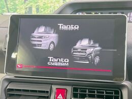 【純正9型ナビ】人気の純正ナビを装備しております。ナビの使いやすさはもちろん、オーディオ機能も充実！キャンプや旅行はもちろん、通勤や買い物など普段のドライブも楽しくなるはず♪