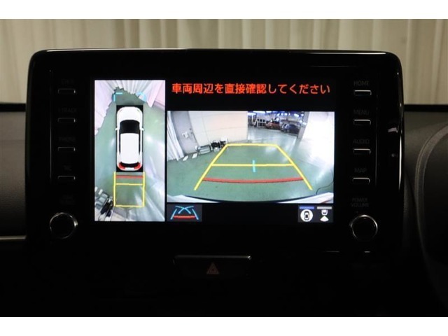ガイドラインで車両間隔をつかみやすくなっています。バック時に見ずらい場所や狭い駐車場で便利です♪