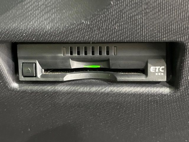 【ETC】高速道路の料金所をストレスなく通過！話題のスポットやサービスエリアに多い「スマートIC」利用時は必須のアイテムです。当店でセットアップを実施、ご納車当日からすぐにご利用いただけます！