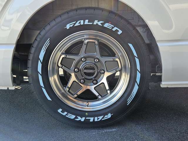バン用タイヤ　FALKEN　W11　215/65R16C☆ハイエース専門店のCRSが自信を持っておすすめするコンプリート車両です。www.crs9000.com