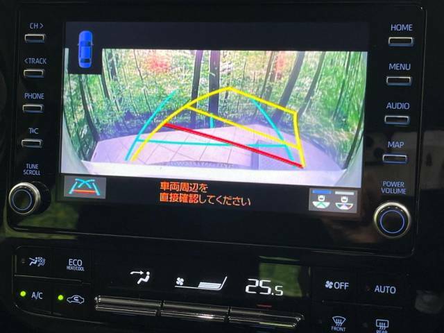 【バックカメラ】駐車時に後方がリアルタイム映像で確認できます。大型商業施設や立体駐車場での駐車時や、夜間のバック時に大活躍！運転スキルに関わらず、今や必須となった装備のひとつです！