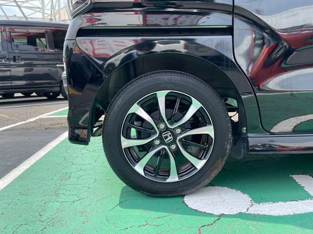 ◆納車整備◆整備付きのお車はご納車前に点検整備を実施の上、ご納車をさせて頂いております。皆様に安心してお乗り頂けるように務めています！アフターフォローも充実のカーポート佐々木に是非お任せください(^^)