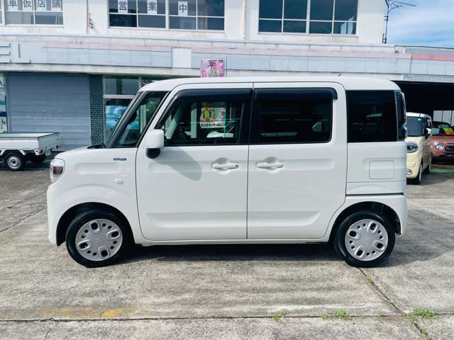 当店は、創業50年以上のお店です。中古車は、常時20台以上展示しております。