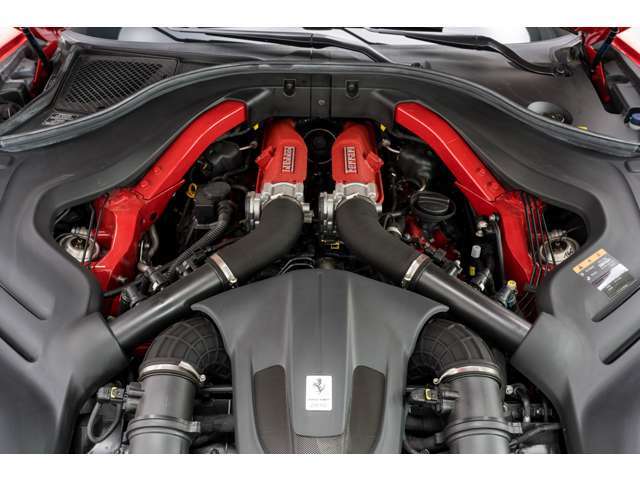 3.9L V8ツインターボエンジン。600PSを発揮します