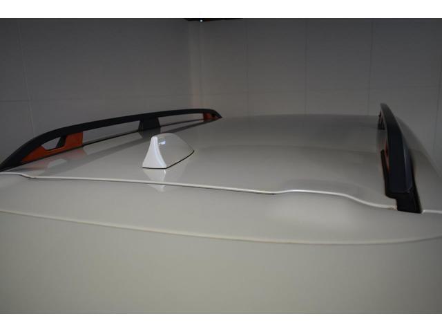 ルーフレールが装着されている車両は、さまざまな積載物を載せるためのベースキャリアやルーフボックスを取り付ける際に便利です。