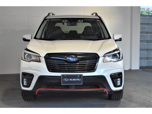 本格的なAWD性能とアクティブマインドを刺 するフォレスター。真剣な遊びには、本物のスペックが必要だ。