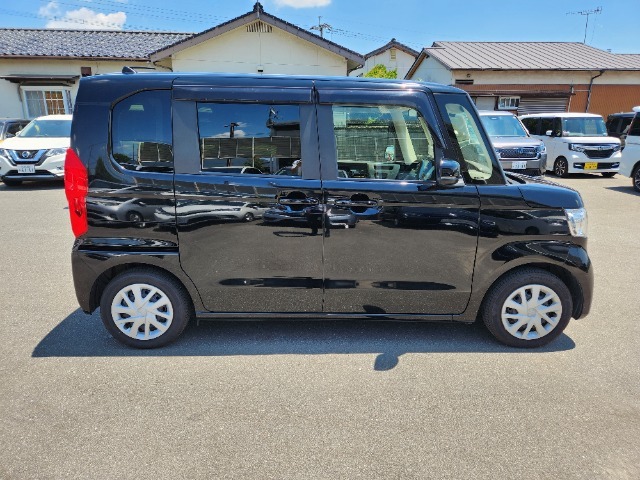 現車を見に来れないお客様には、車両状態の詳しい情報をお電話・メールにてご連絡致しております。スマートフォン、パソコンがあればリアルタイムでの対面にて映像で確認対応できます！
