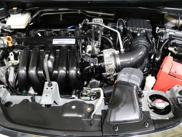 車のコンディションチェックには外せない場所です。細部まで綺麗にクリーニング済みです。