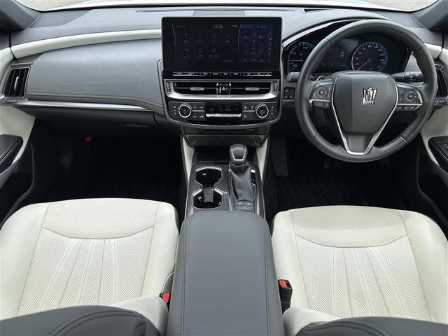 【インパネ全体】全方位で視界が広く、高い目線で運転もしやすいです！