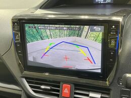 【バックカメラ】駐車時に後方がリアルタイム映像で確認できます。大型商業施設や立体駐車場での駐車時や、夜間のバック時に大活躍！運転スキルに関わらず、今や必須となった装備のひとつです！